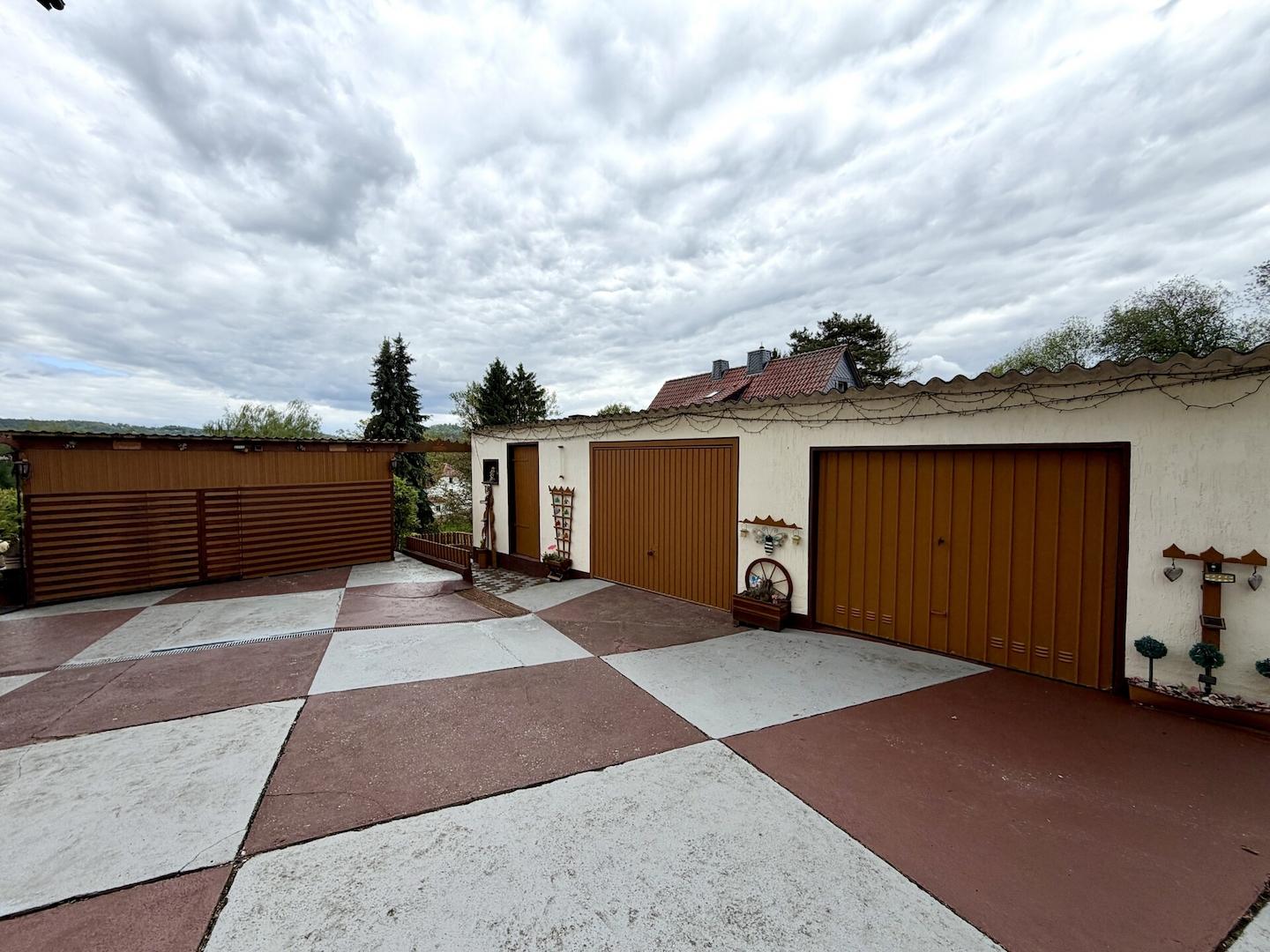 Garagen u. Carport