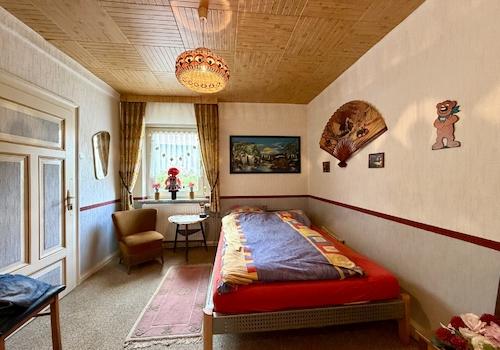 Schlafzimmer/Ankleide OG