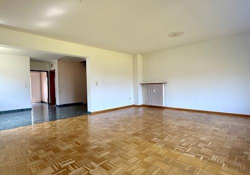 Haushälfte rechts - Offener Wohn-/Essbereich mit Zugang zum Gartenich