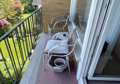 Haushälfte links Balkon