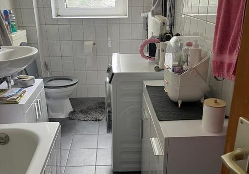 Bad mit Badewanne