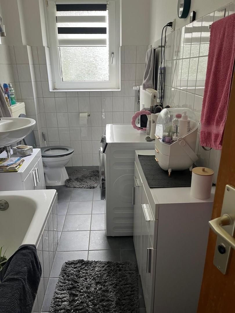 Bad mit Badewanne