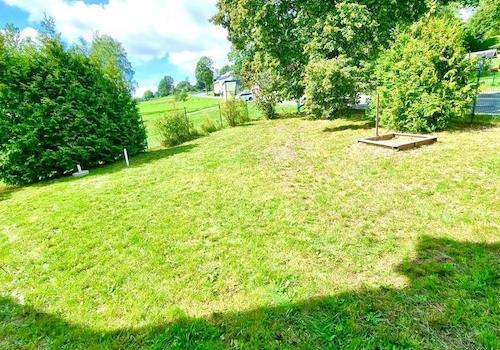 Garten mit Rasenfläche