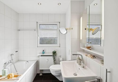Badezimmer mit Wanne