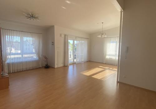 Wohnzimmer mit offenen Decken