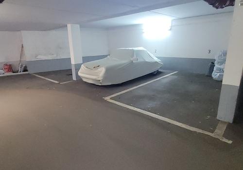 Tiefgaragenstellplätze