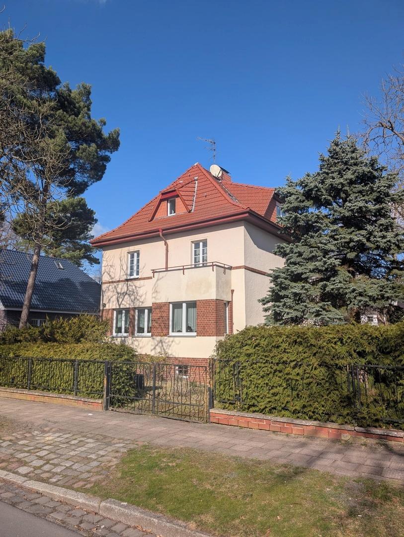Vorderansicht Straße 2