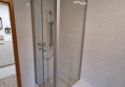 Glasdusche / Badewanne