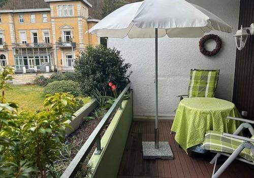 Süd-Balkon mit Möblierung
