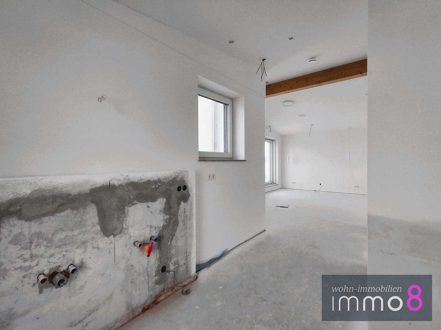 Masterbad mit Blick ins Schlafzimmer