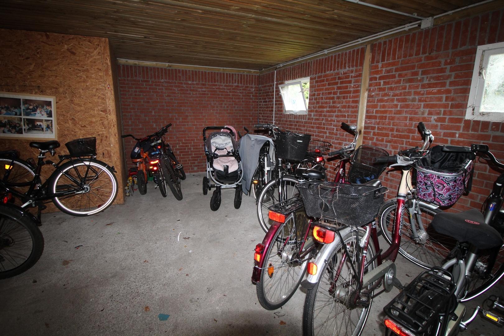 Fahrradschuppen