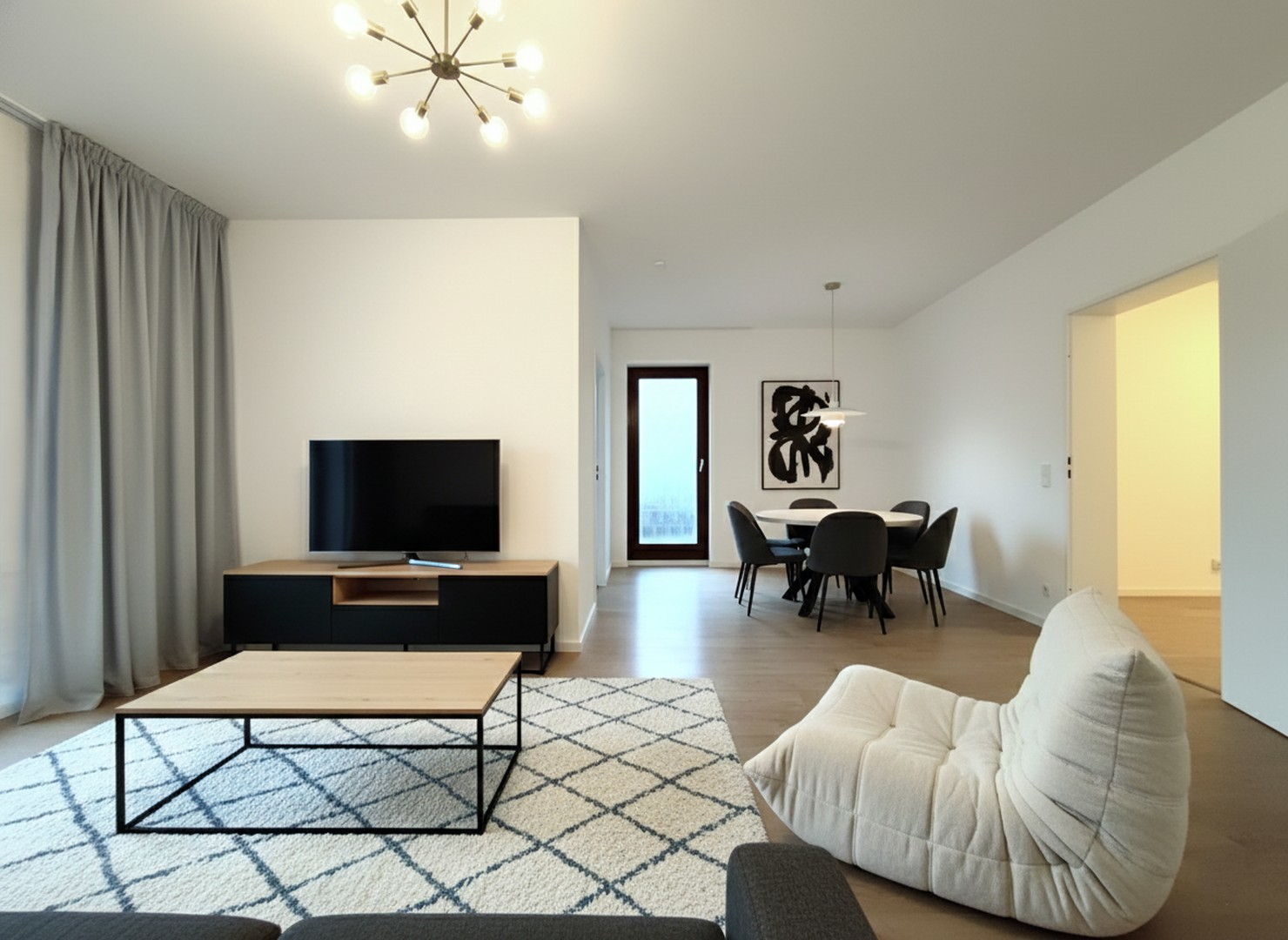 Wohnzimmer (KI-möbliert)