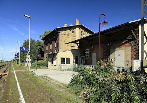 S-Bahn - 21 min bis L-Markt
