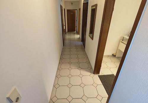 Flur Einliegerwohnung / Praxis