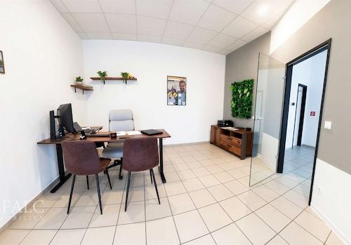 Büro - (KI generiert)