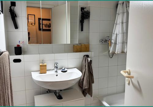 Modernisiertes und gepflegtes Badezimmer...