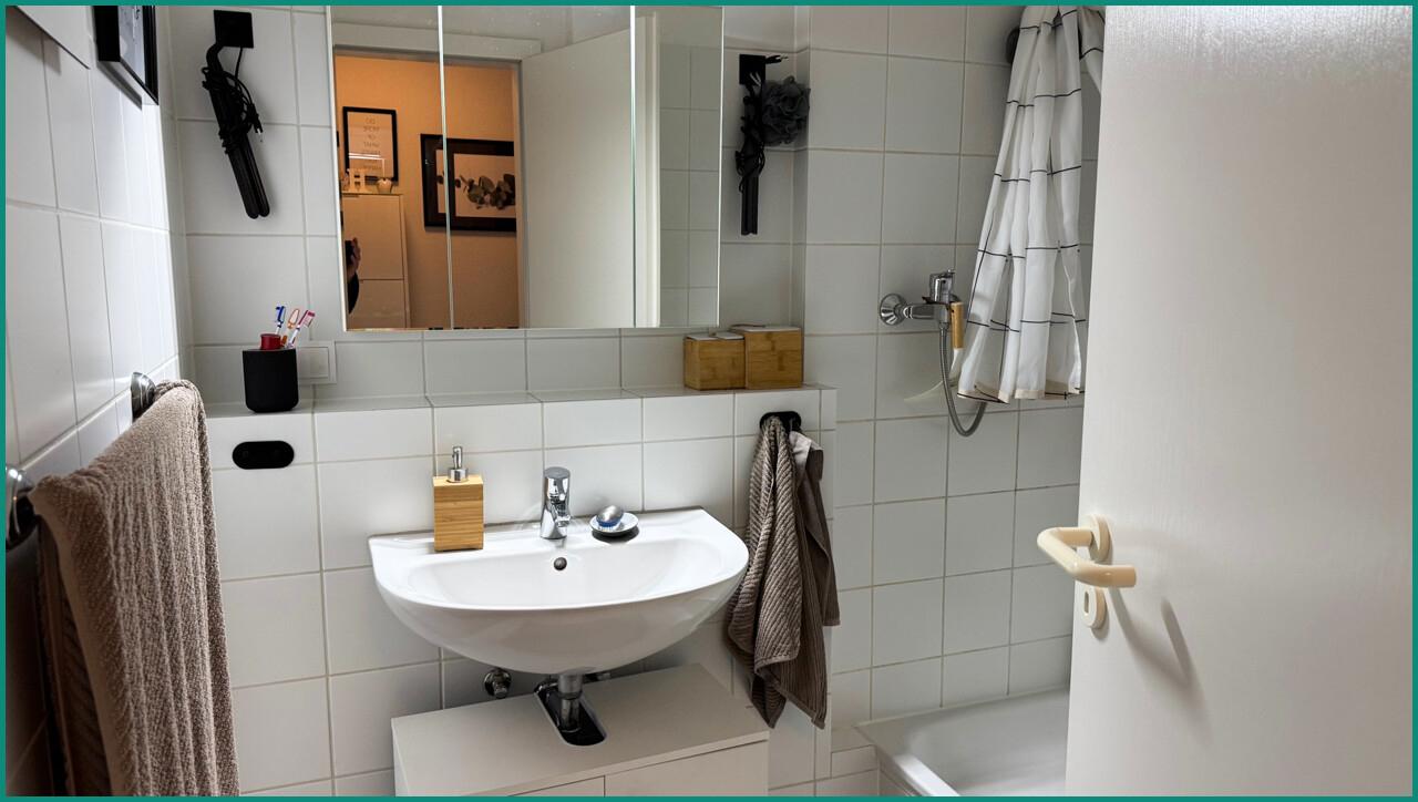 Modernisiertes und gepflegtes Badezimmer...