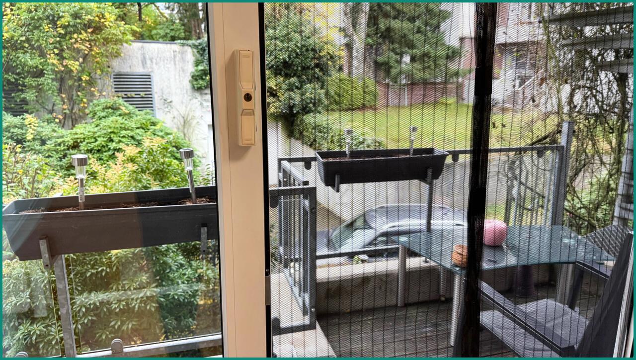 Blick auf den Balkon Richtung Innenhof