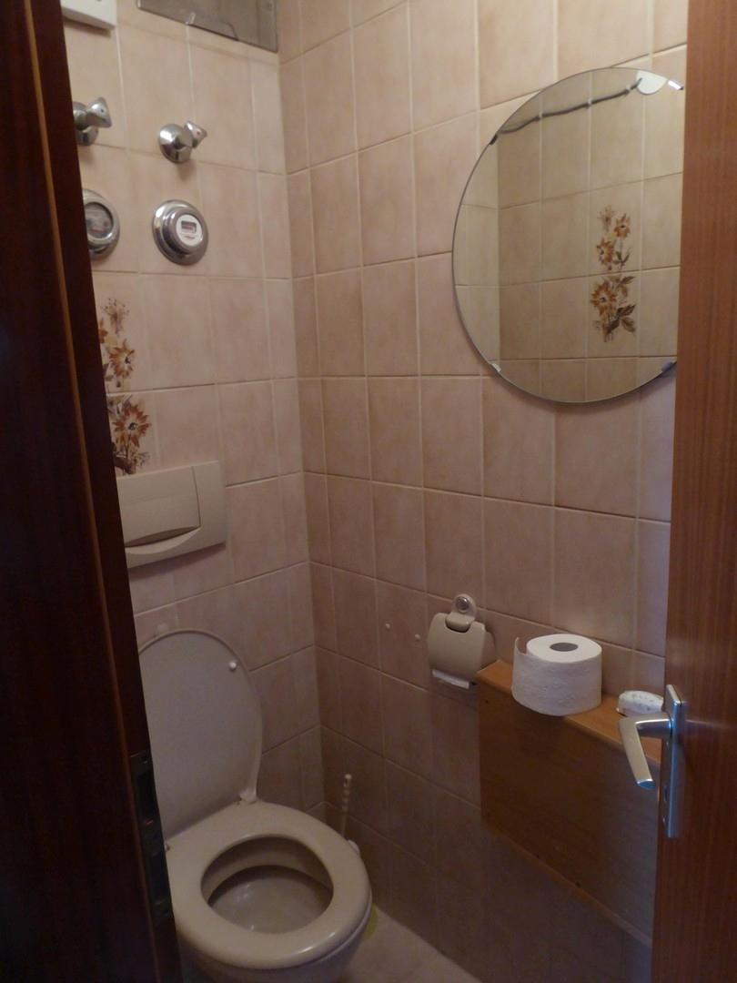separate Toilette