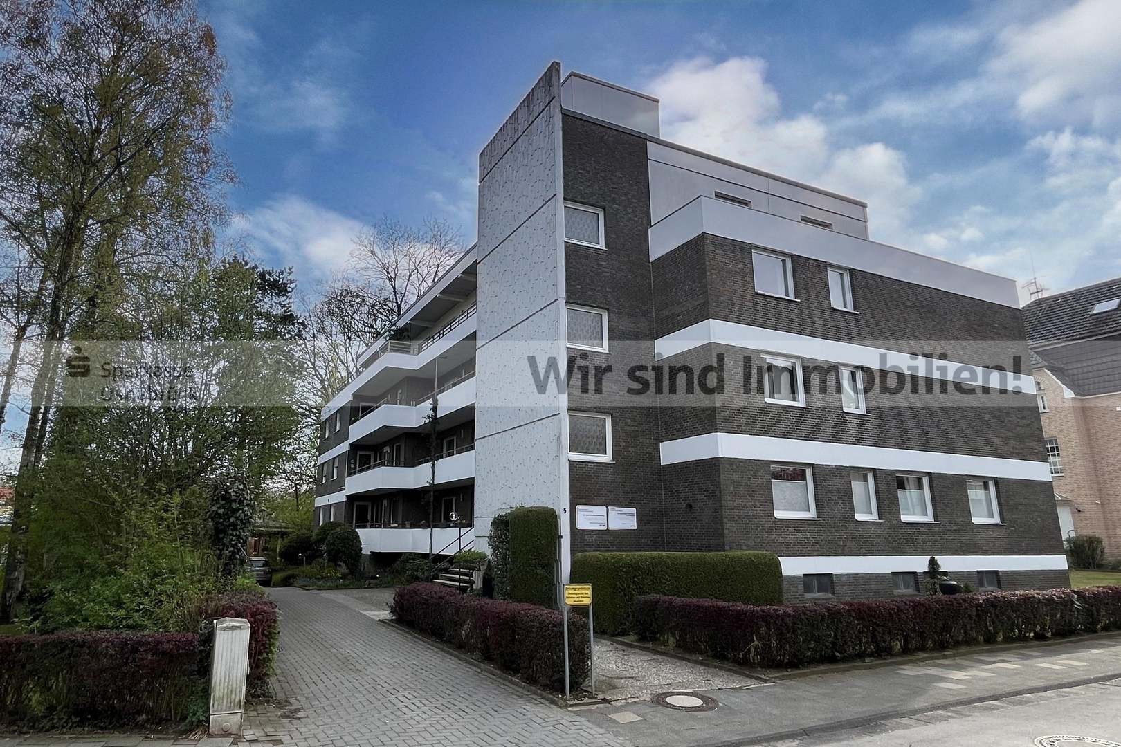 Straßenansicht