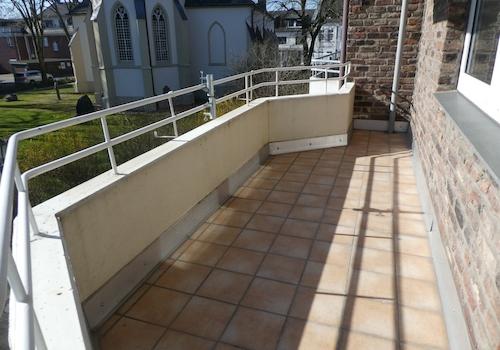 und Austritt auf den Sonnenbalkon
