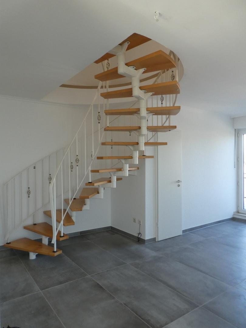 Eingangsbereich mit Wendeltreppe
