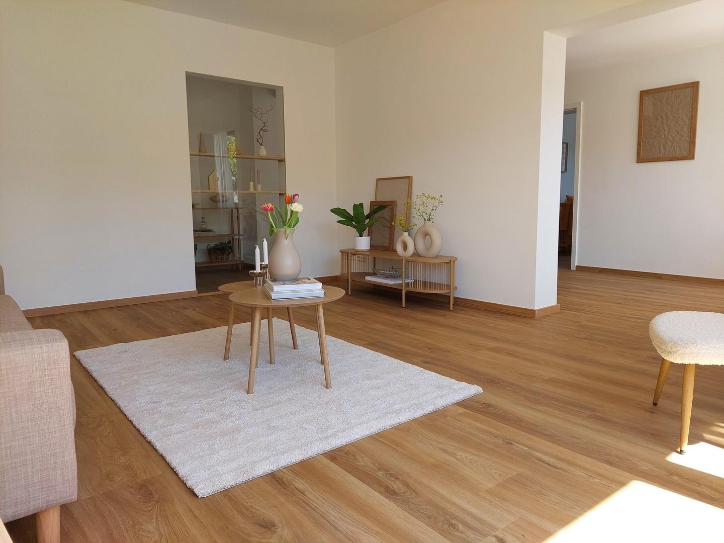 großzügiges Wohnzimmer