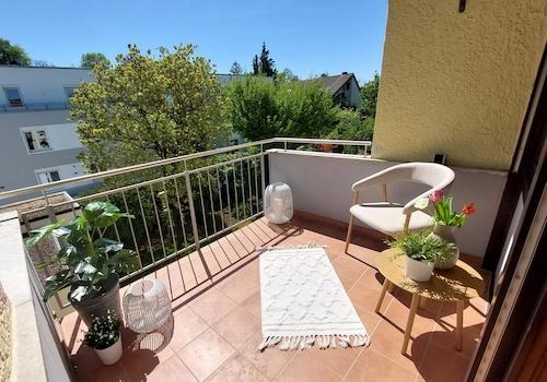 sonniger Balkon