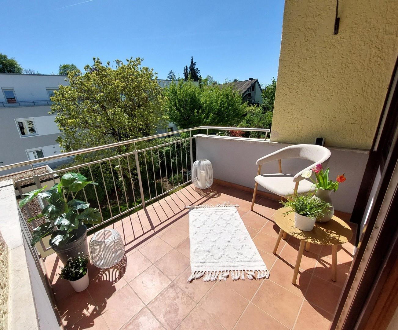 sonniger Balkon