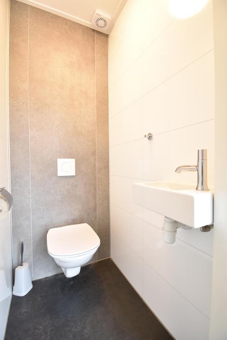ferienhaus-kaufen-biddinghuizen-modernes-badezimmer-2025.webp02