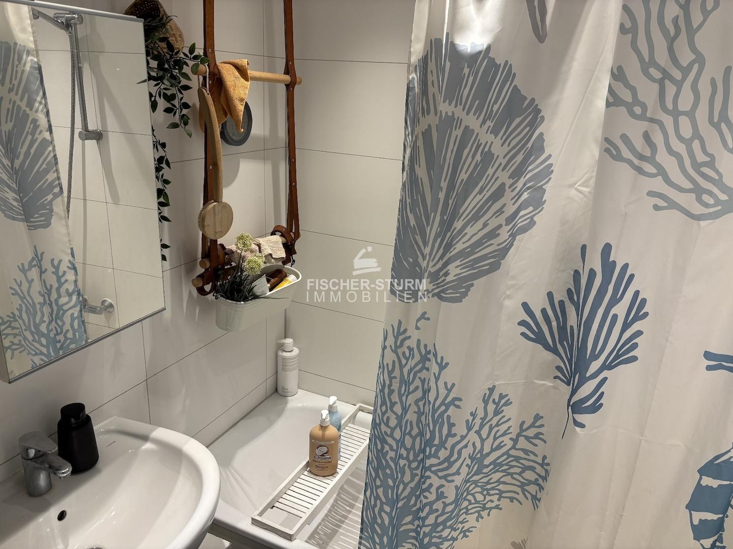 Bad mit Wanne