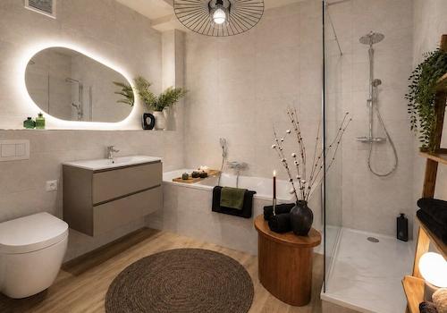 Modernes Badezimmer