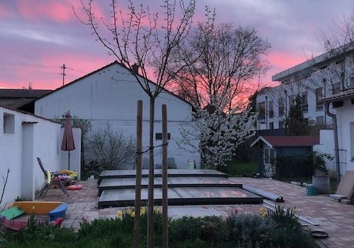 Hof mit Pool (Blick vom Haus)