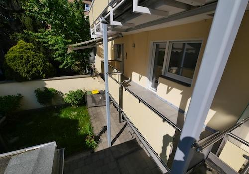 Balkon mit elektr. Markise