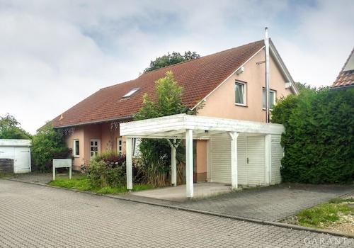 01 Straßenfront