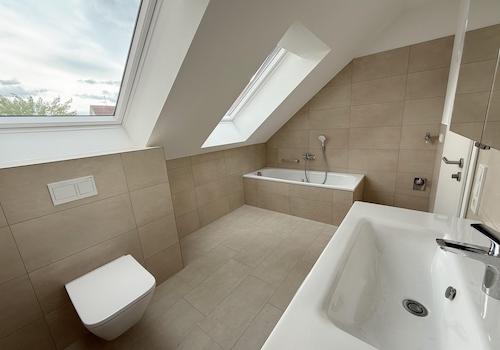 Badezimmer mit Badewanne