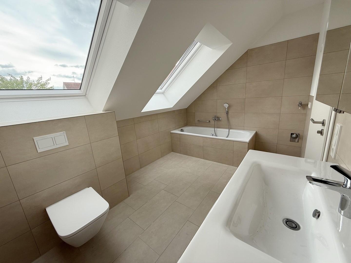 Badezimmer mit Badewanne