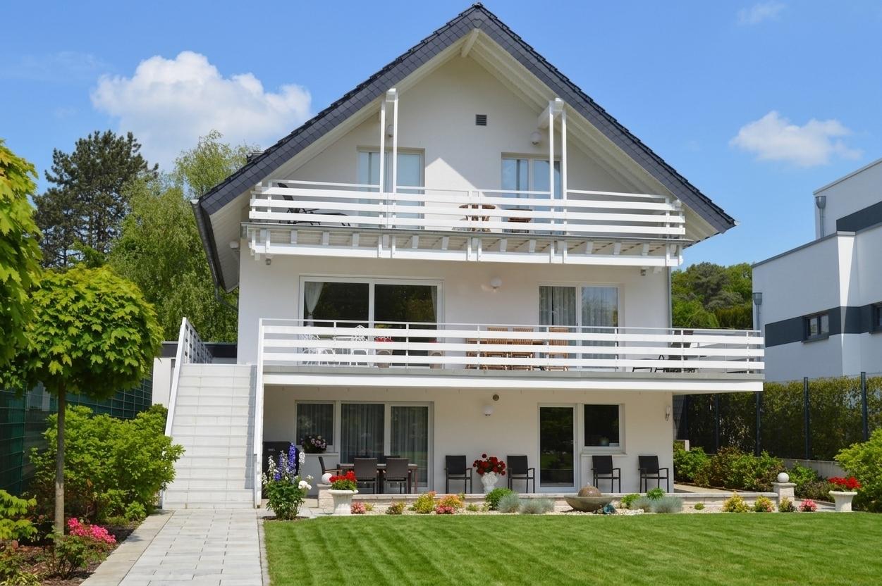 Haus-Gartenseite