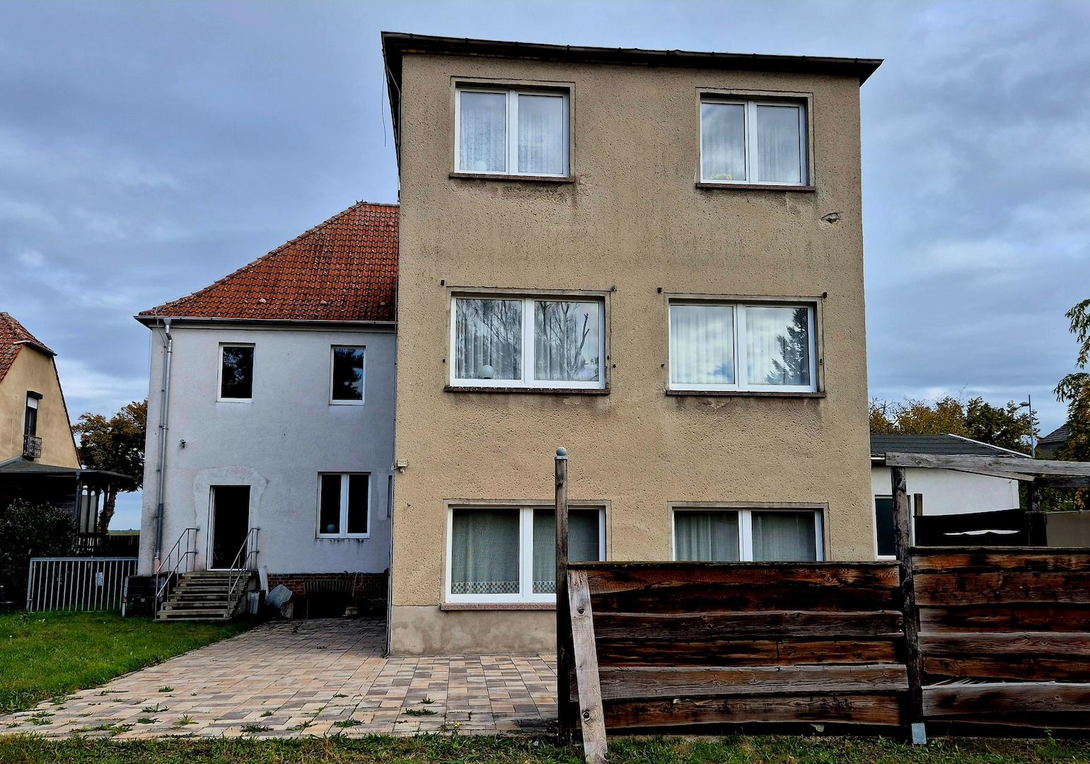 Rückansicht mit Anbau
