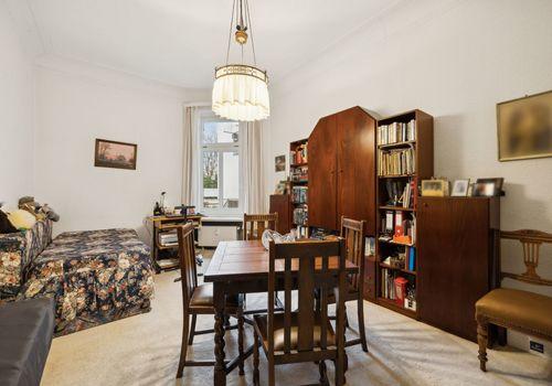 Esszimmer mit Blick zum Garten