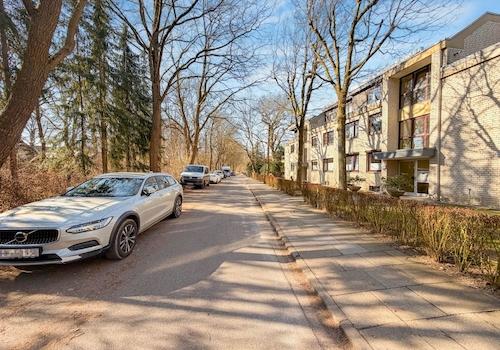 Ruhige Anwohnerstrasse Richtung Wellingsbüttel