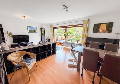 Wohnzimmer mit Terrassenzugang