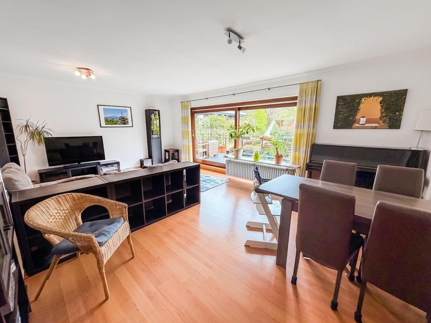 Wohnzimmer mit Terrassenzugang