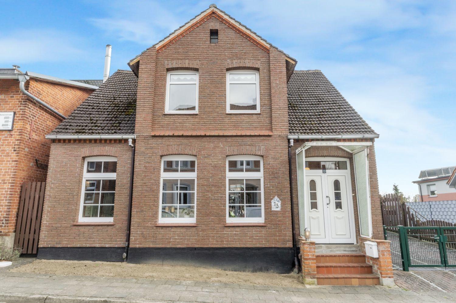 Straßenansicht des Hauses