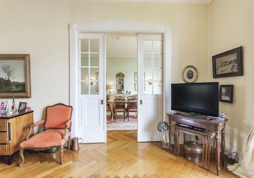 Kassettentür zum Esszimmer