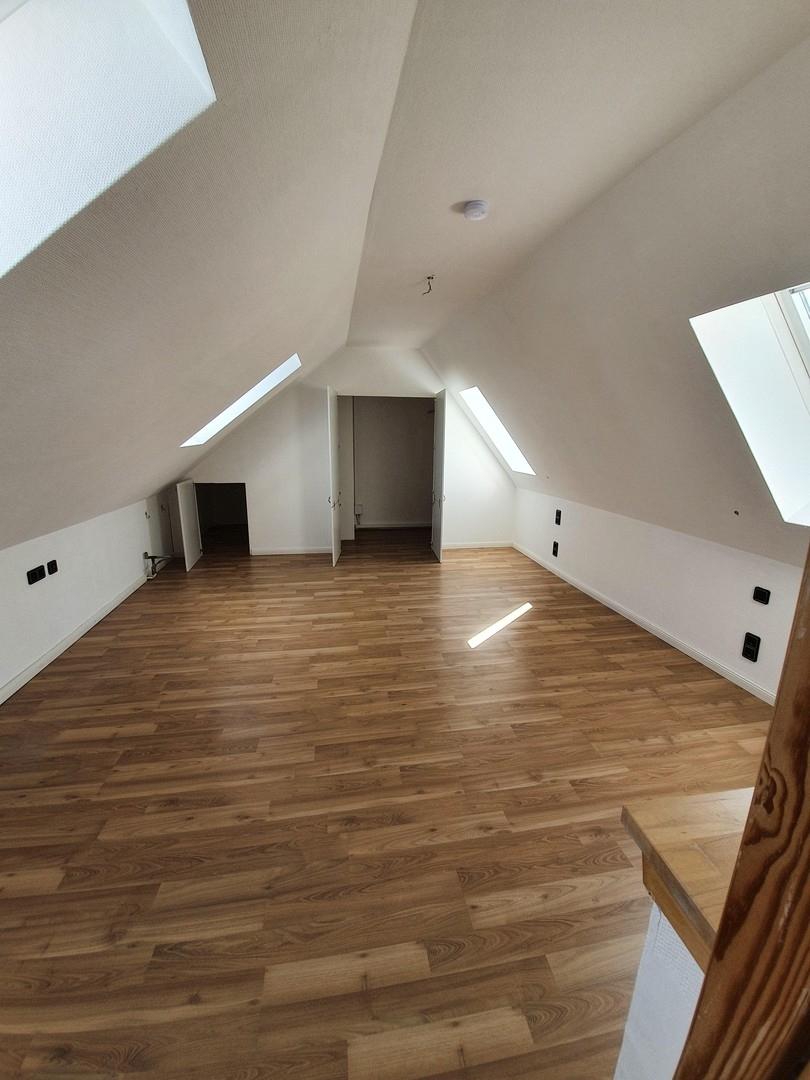 begehb. Kleiderschr. rechts