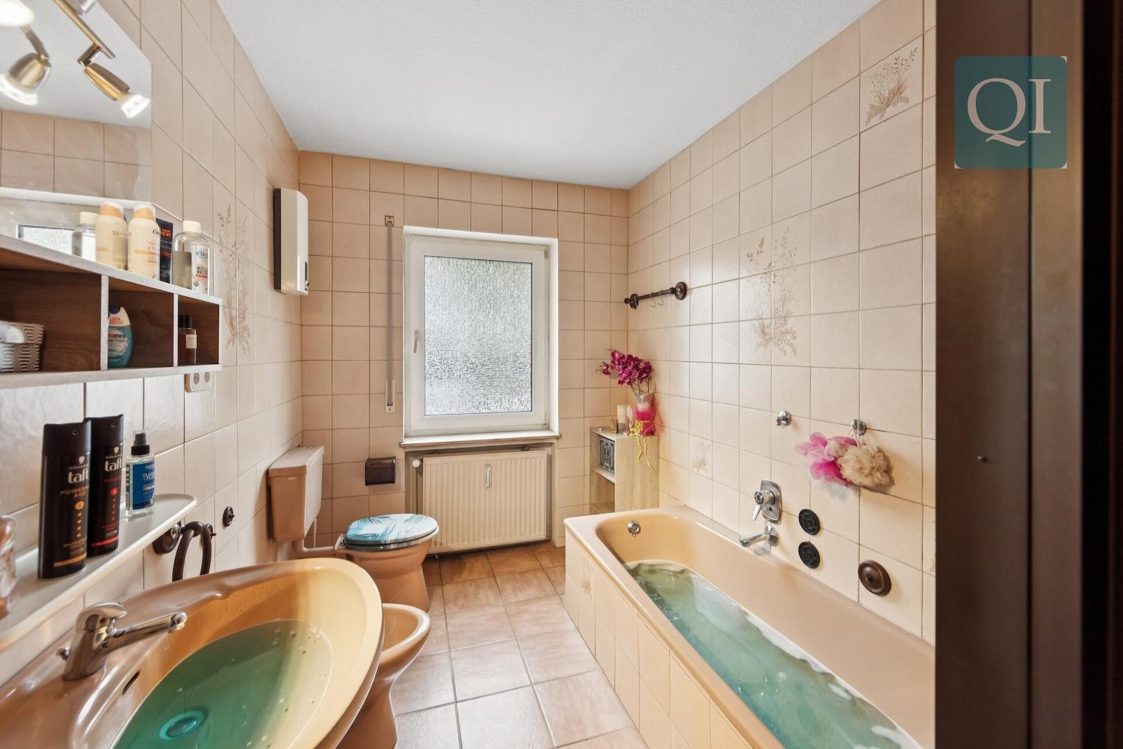 QI-6908 EG Badezimmer