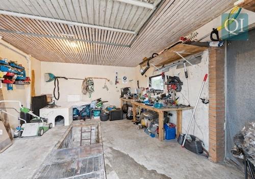 QI-6908 Garage mit Grube