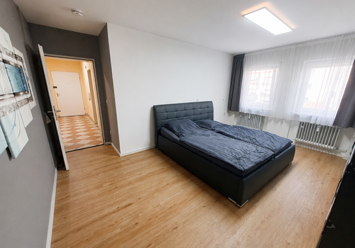 Schlafzimmer 1