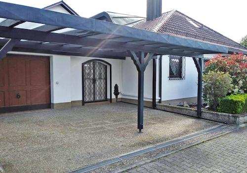 großer Carport